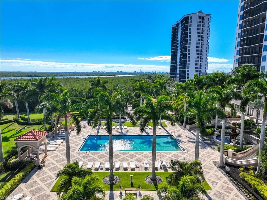 1060 Borghese LN # 701, NAPLES FL 34114-47