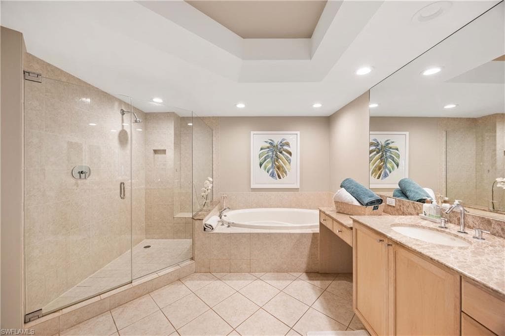 1060 Borghese LN # 701, NAPLES FL 34114-24