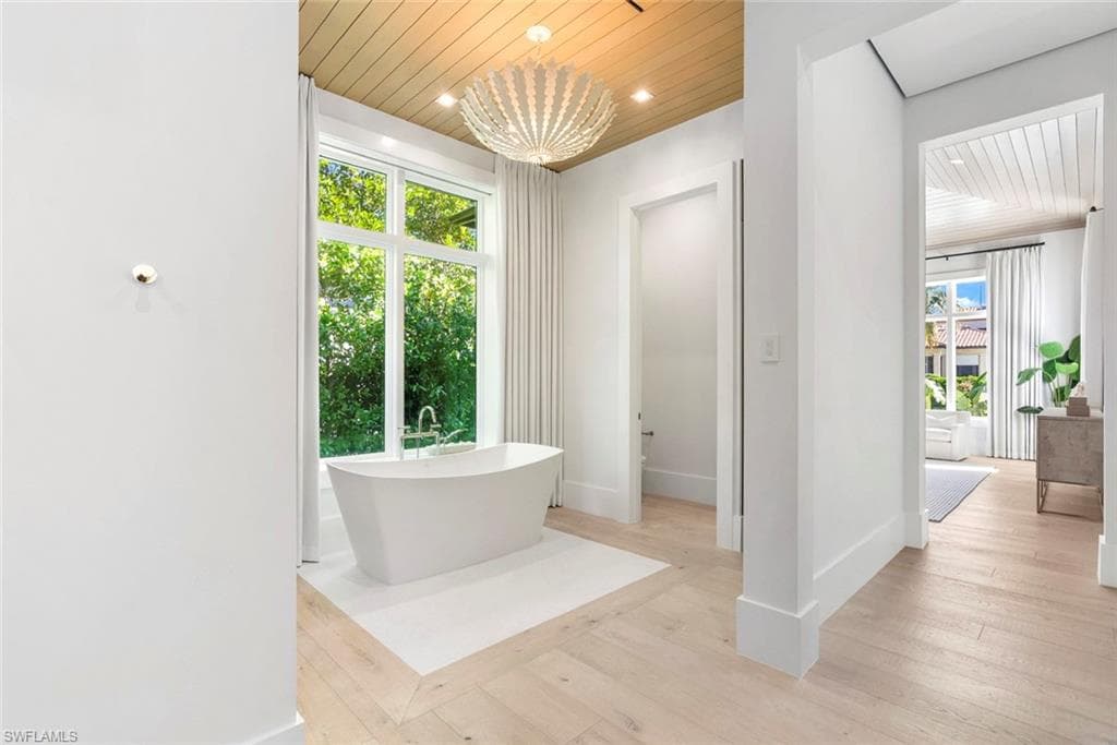 2231 Forrest LN, NAPLES FL 34102-22