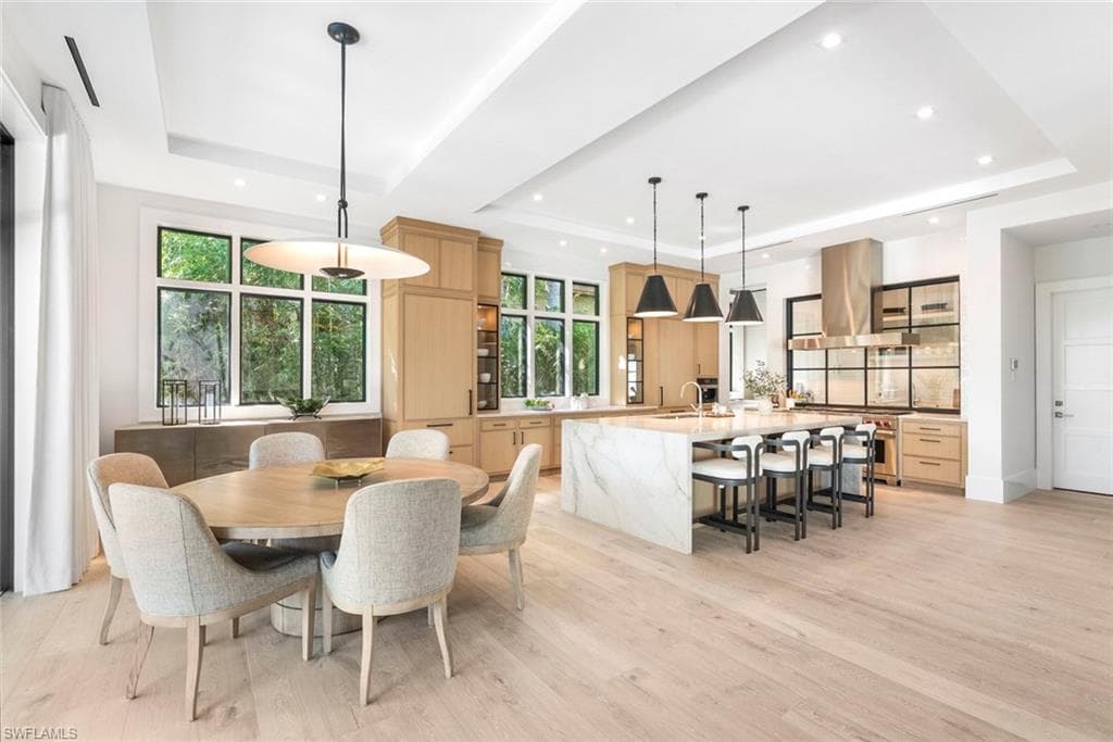 2231 Forrest LN, NAPLES FL 34102-12