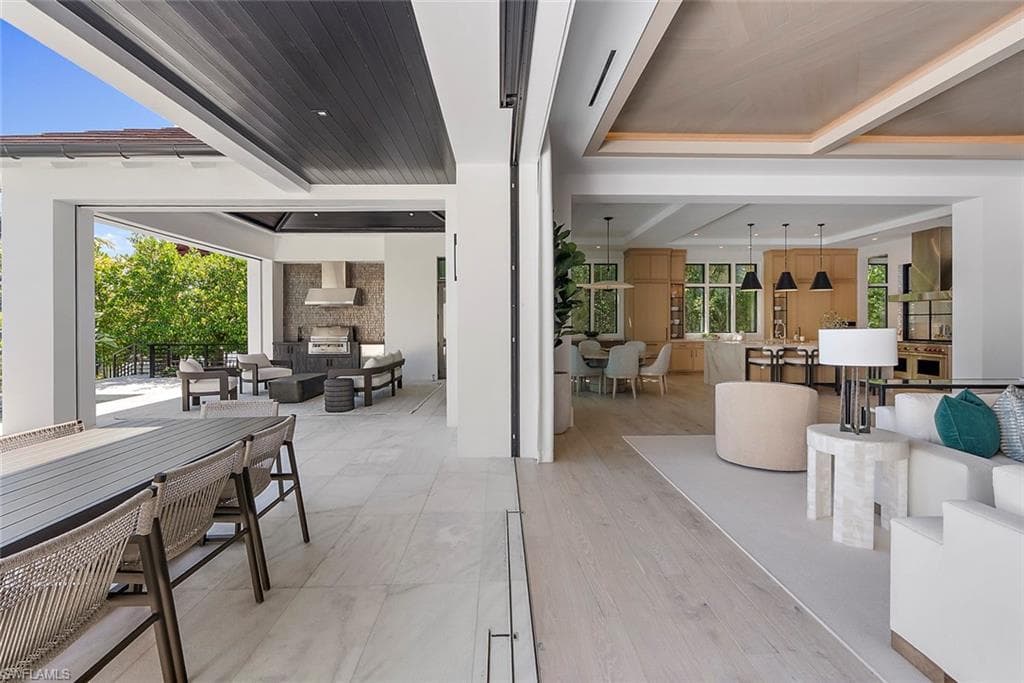 2231 Forrest LN, NAPLES FL 34102-46