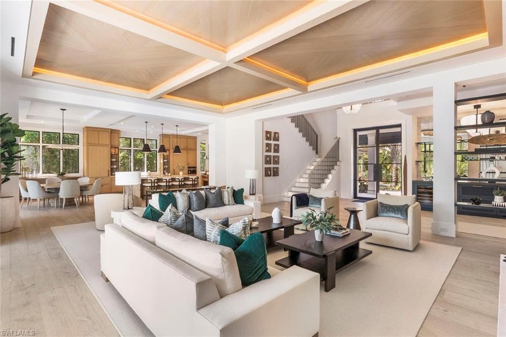 2231 Forrest LN, NAPLES FL 34102-8