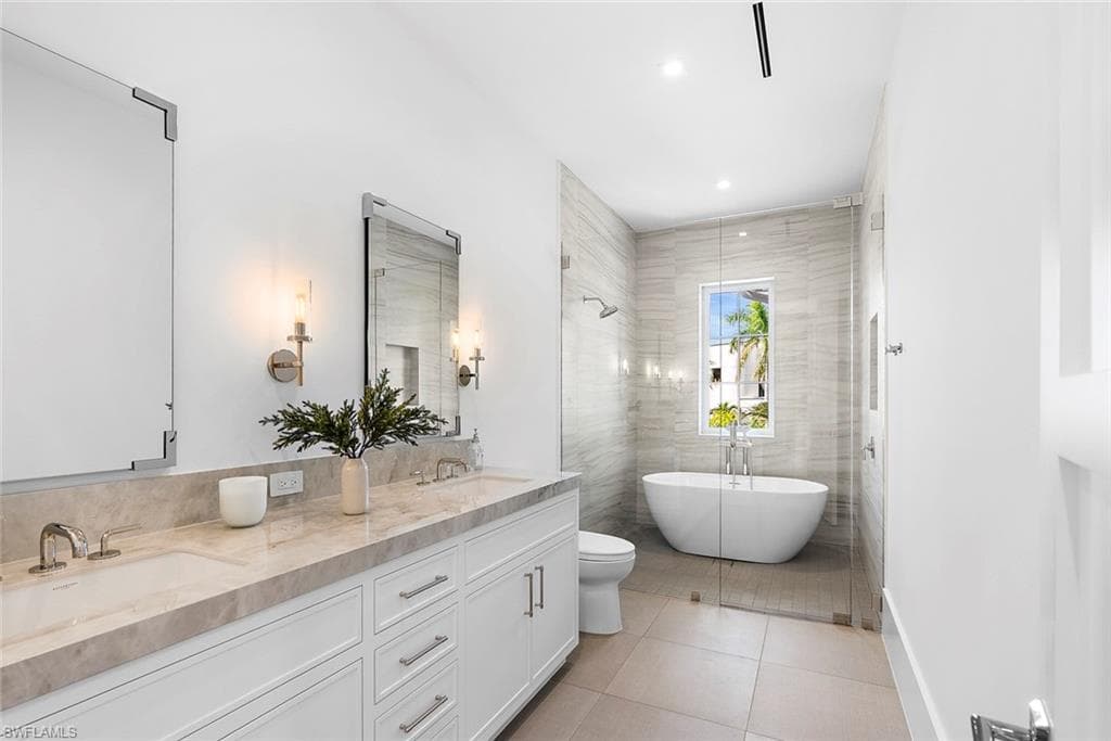 2231 Forrest LN, NAPLES FL 34102-36