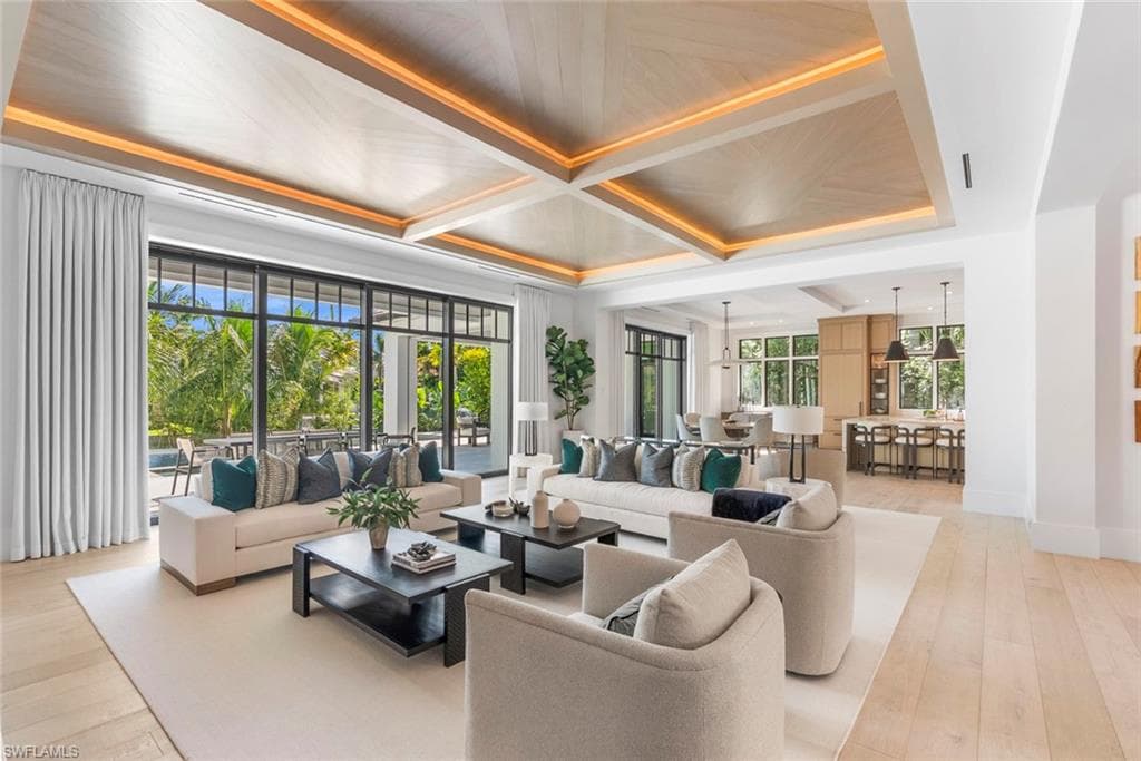2231 Forrest LN, NAPLES FL 34102-10