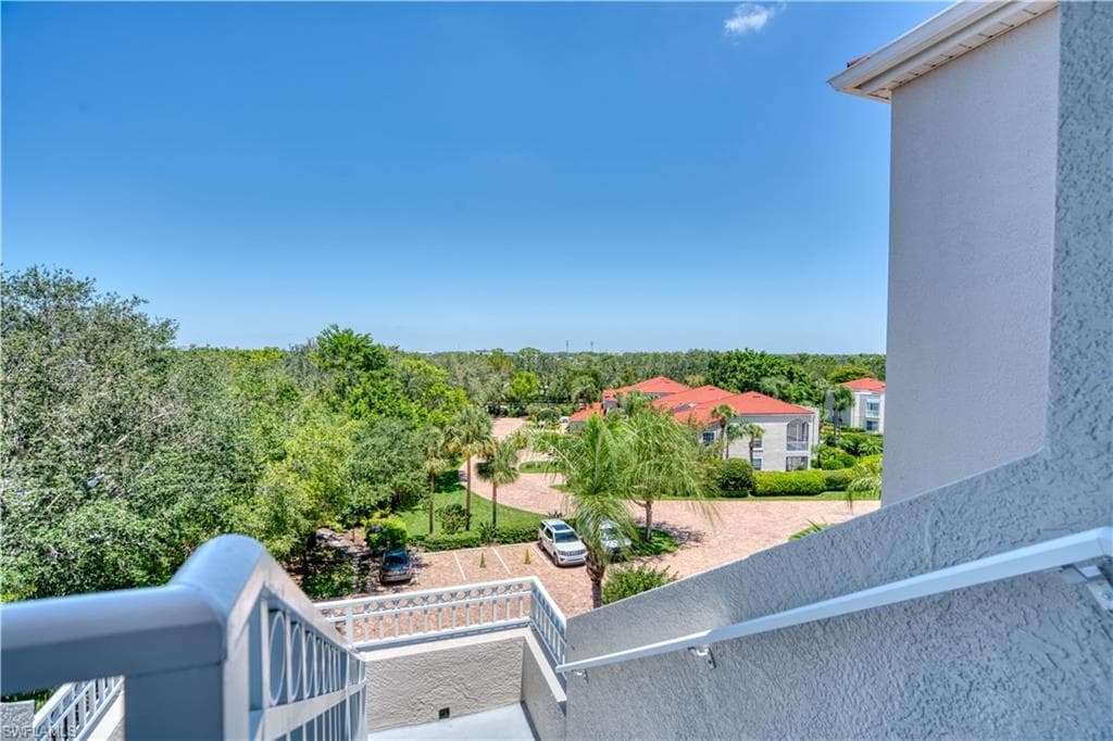 1540 Clermont DR # F403, NAPLES FL 34109-23