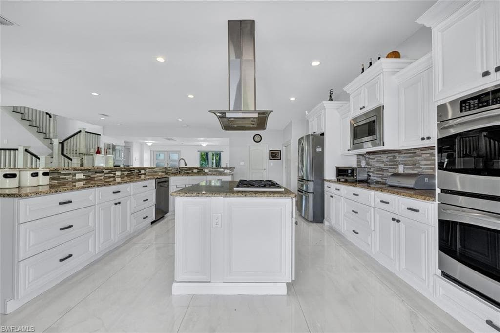 6448 Griffin BLVD-12