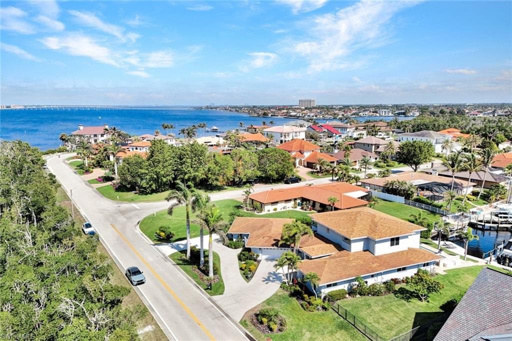 6448 Griffin BLVD-48