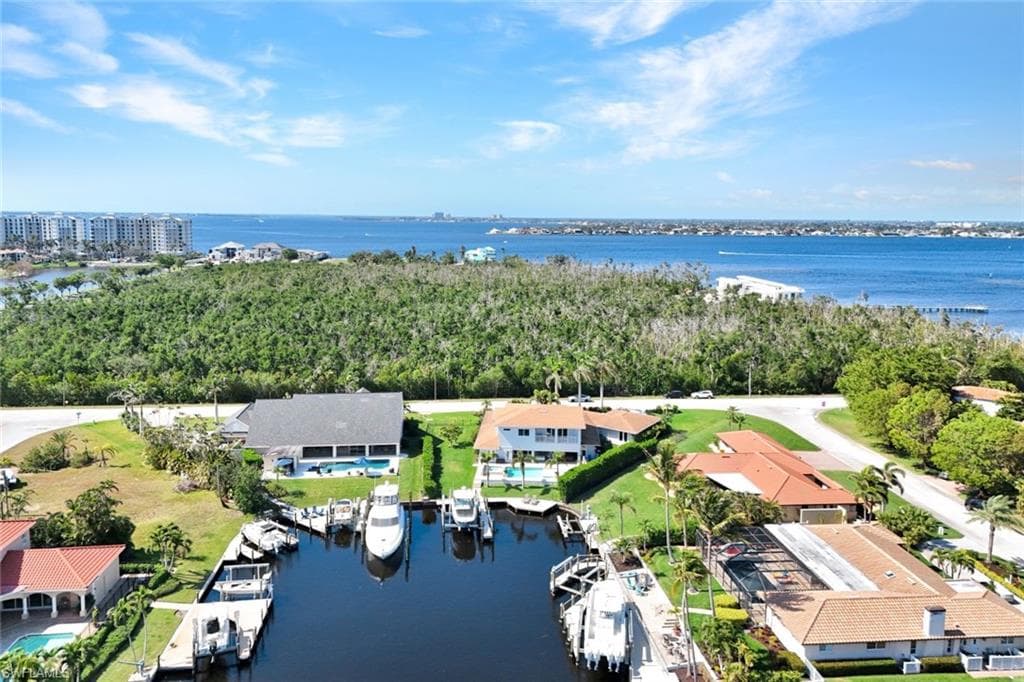 6448 Griffin BLVD-44