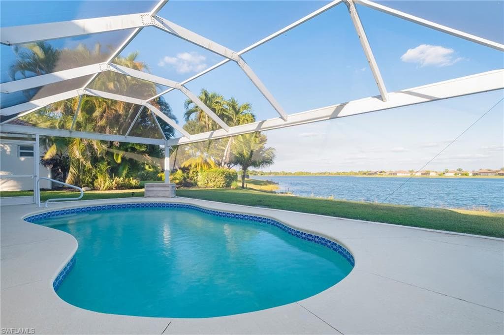 2250 Grove DR, NAPLES FL 34120-30