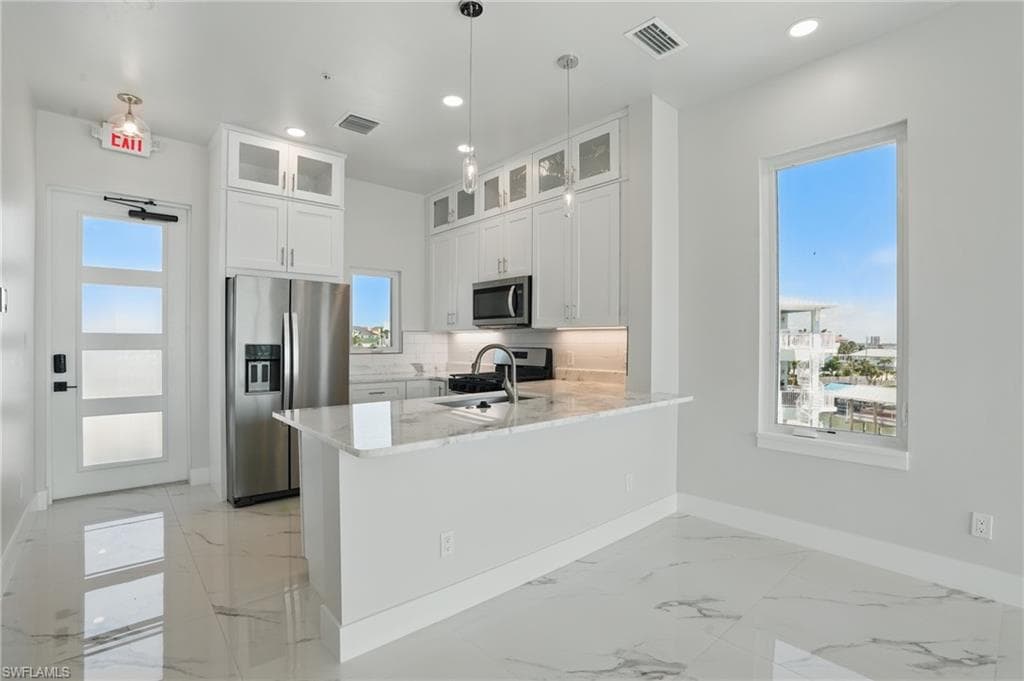 855 Lagoon ST # 3, FORT MYERS BEACH FL 33931-6