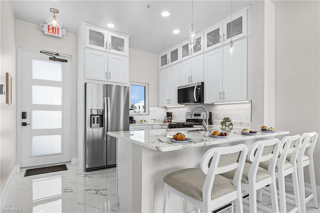 855 Lagoon ST # 4, FORT MYERS BEACH FL 33931-26