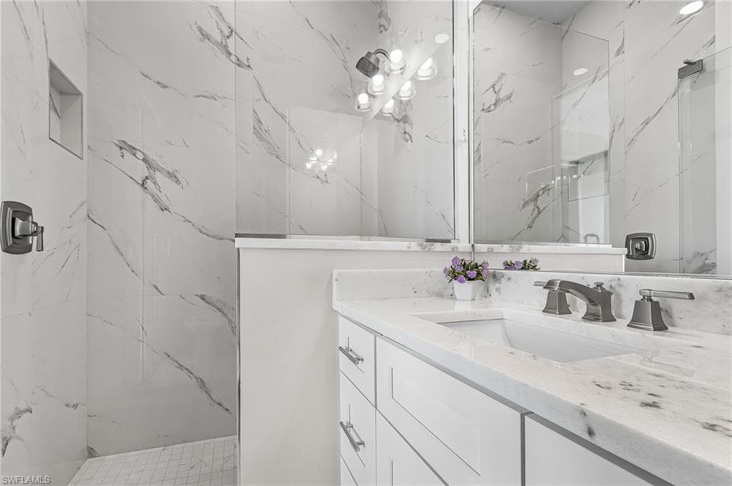 855 Lagoon ST # 4, FORT MYERS BEACH FL 33931-25