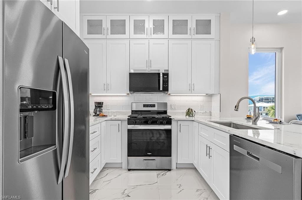 855 Lagoon ST # 4, FORT MYERS BEACH FL 33931-32