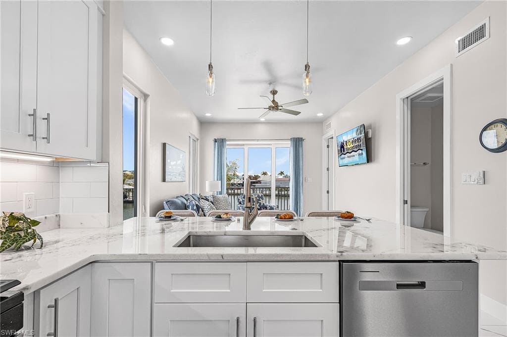 855 Lagoon ST # 4, FORT MYERS BEACH FL 33931-34