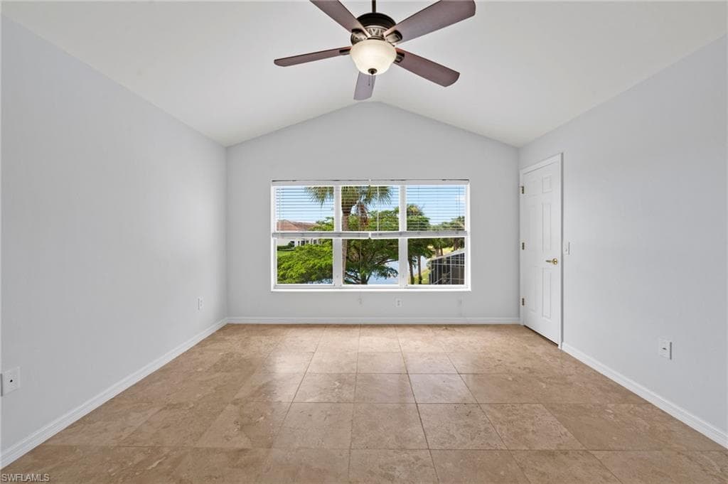 1084 Hampton CIR # 49, NAPLES FL 34105-22