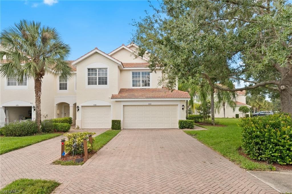 1084 Hampton CIR # 49, NAPLES FL 34105-1