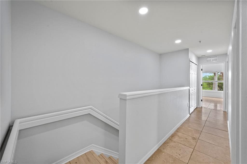 1084 Hampton CIR # 49, NAPLES FL 34105-21