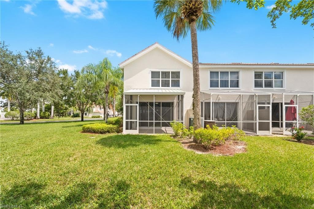 1084 Hampton CIR # 49, NAPLES FL 34105-19