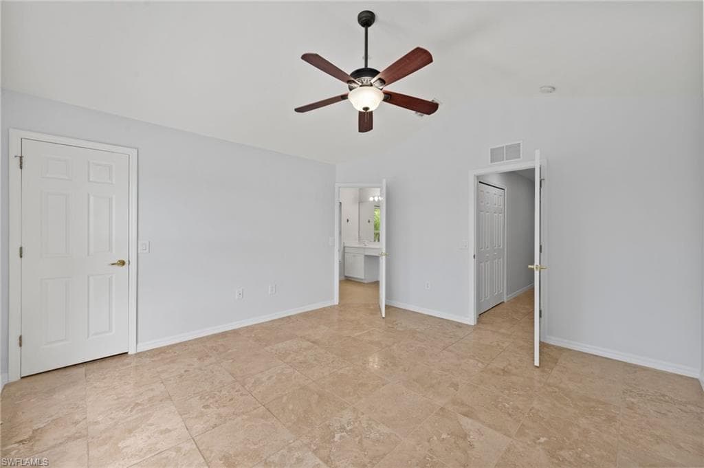 1084 Hampton CIR # 49, NAPLES FL 34105-23