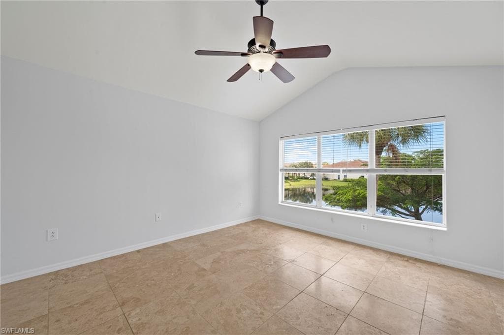 1084 Hampton CIR # 49, NAPLES FL 34105-24