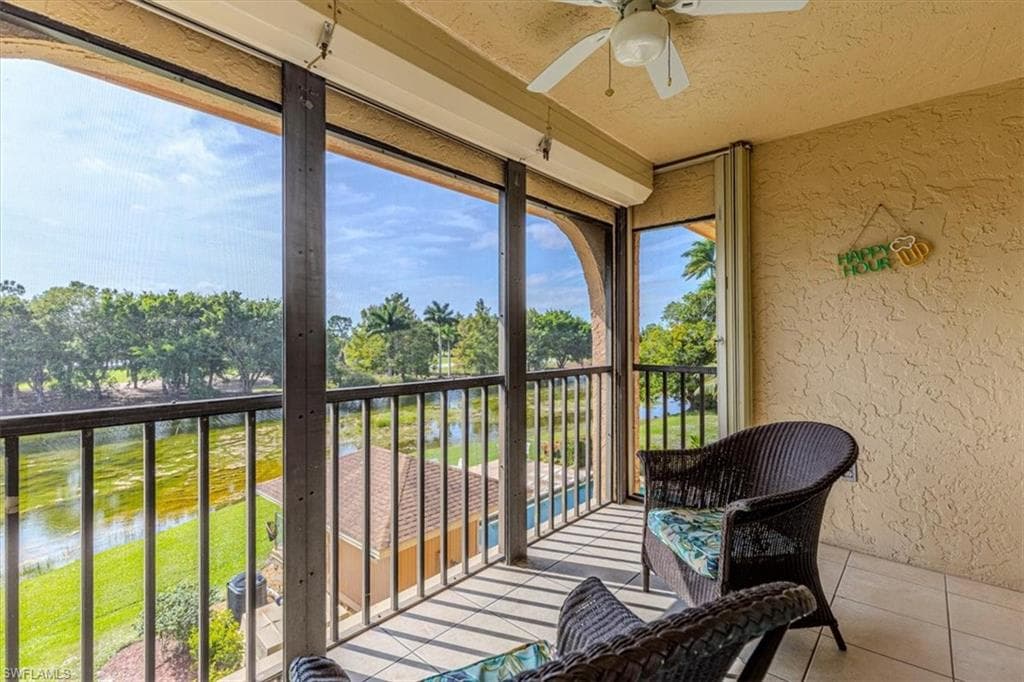 5535 Rattlesnake Hammock RD # 302, NAPLES FL 34113-22