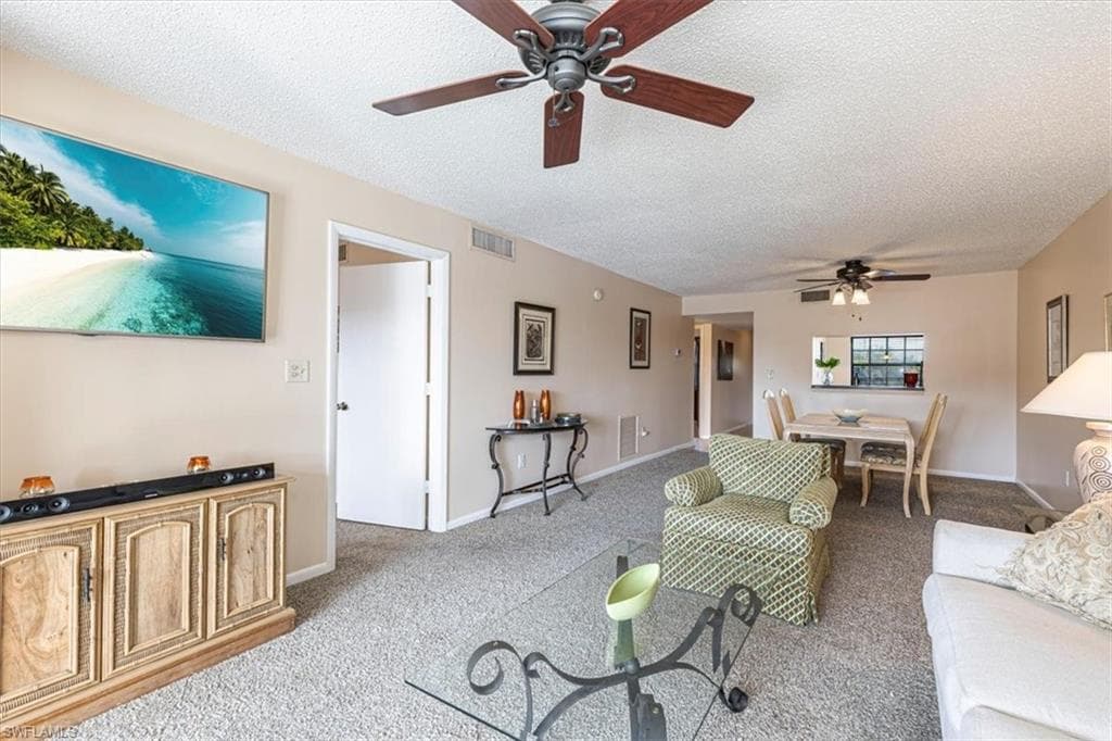 5535 Rattlesnake Hammock RD # 302, NAPLES FL 34113-5