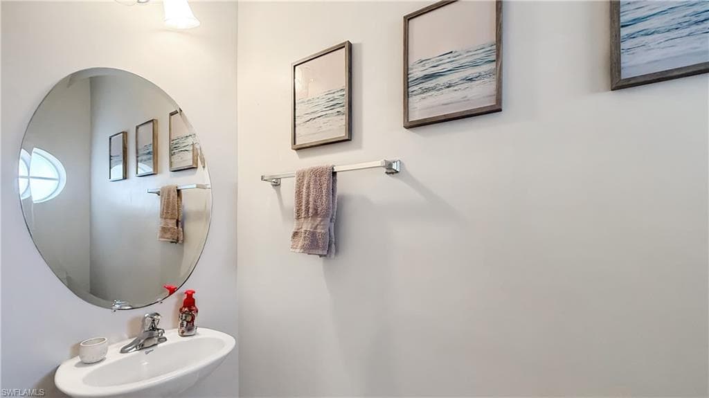 9762 Roundstone CIR, FORT MYERS FL 33967-8