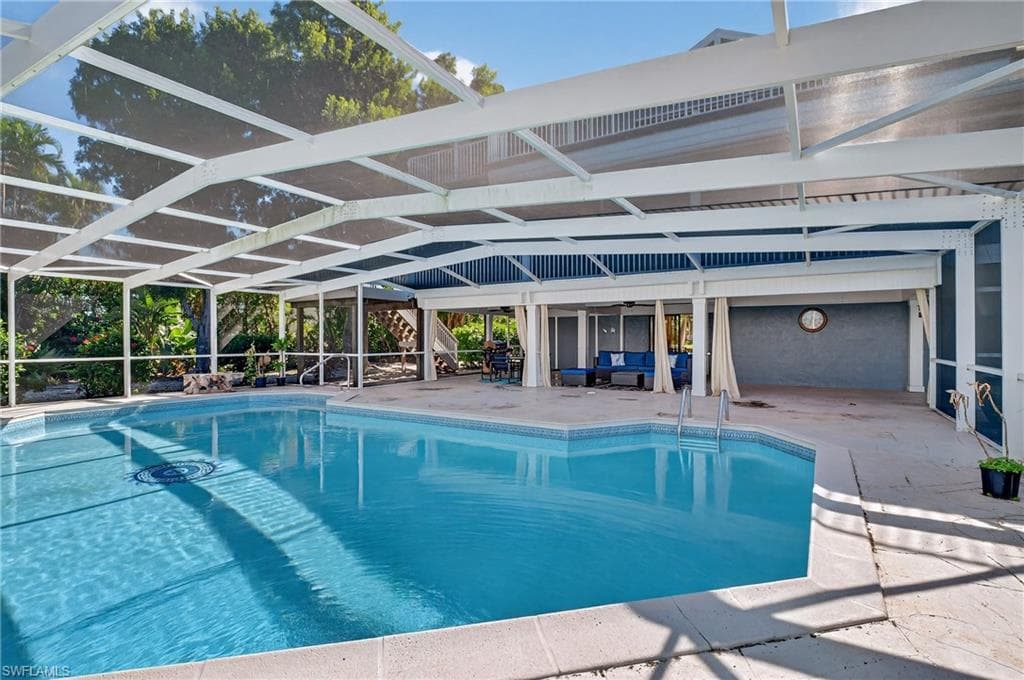 1433 Sanderling CIR, SANIBEL FL 33957-8