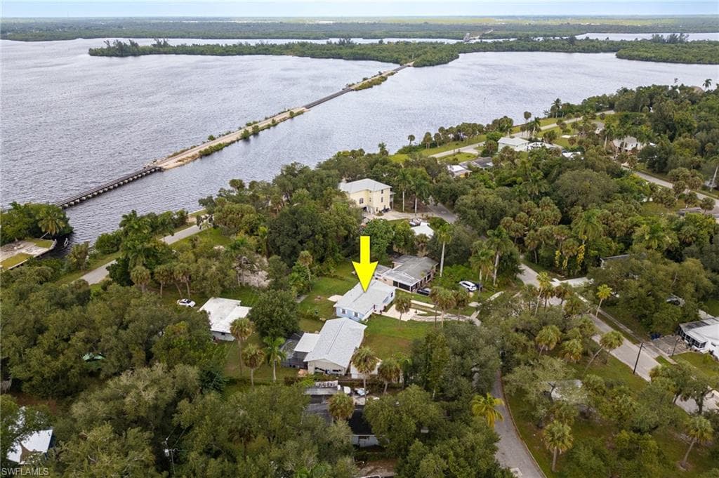 225 Avacado CT, FORT MYERS FL 33905-35