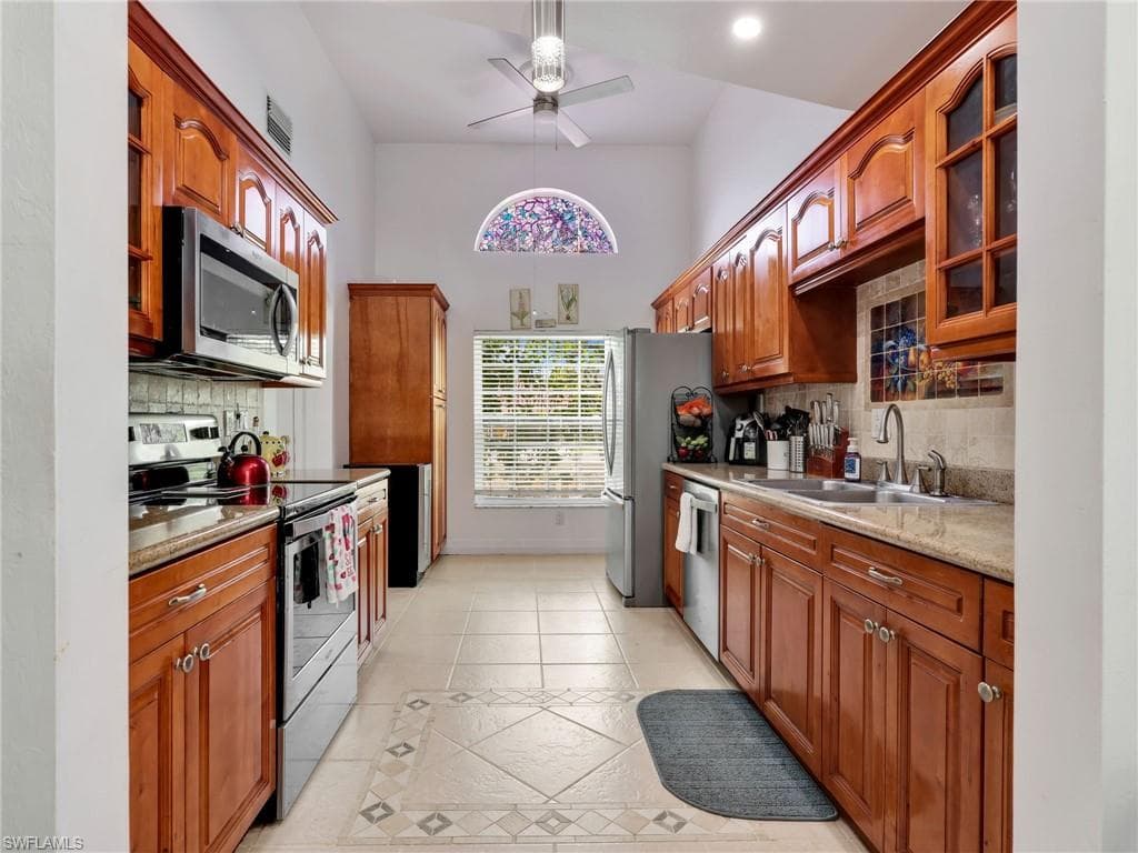 164 Sabal Lake DR, NAPLES FL 34104-6