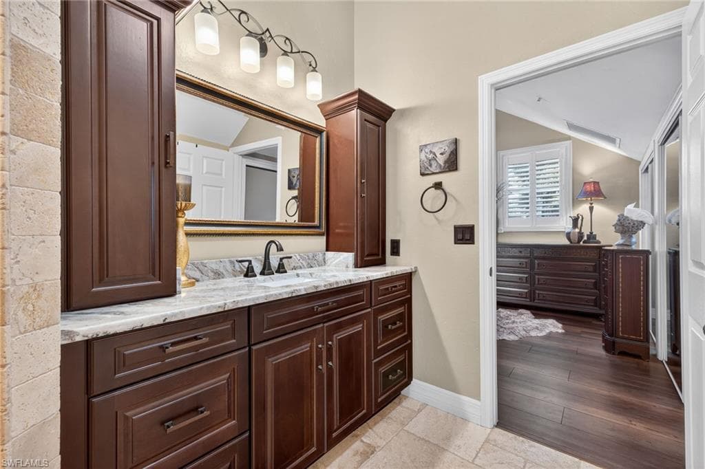 821 James ST, FORT MYERS FL 33916-22