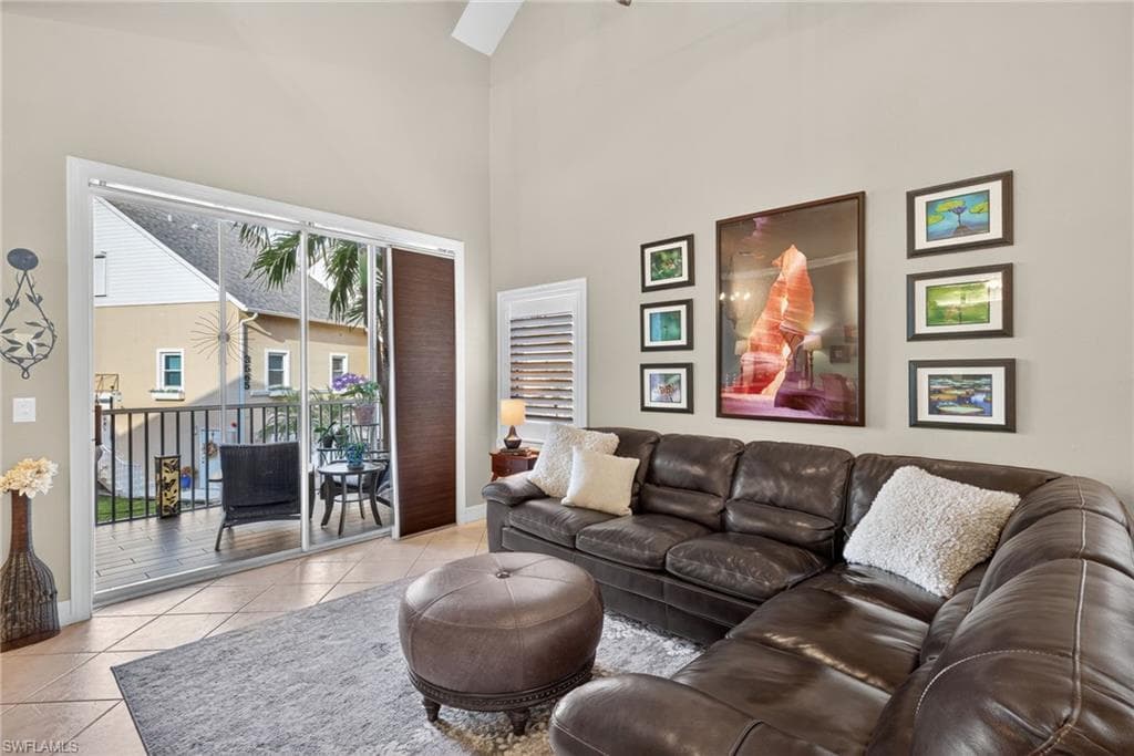 821 James ST, FORT MYERS FL 33916-3