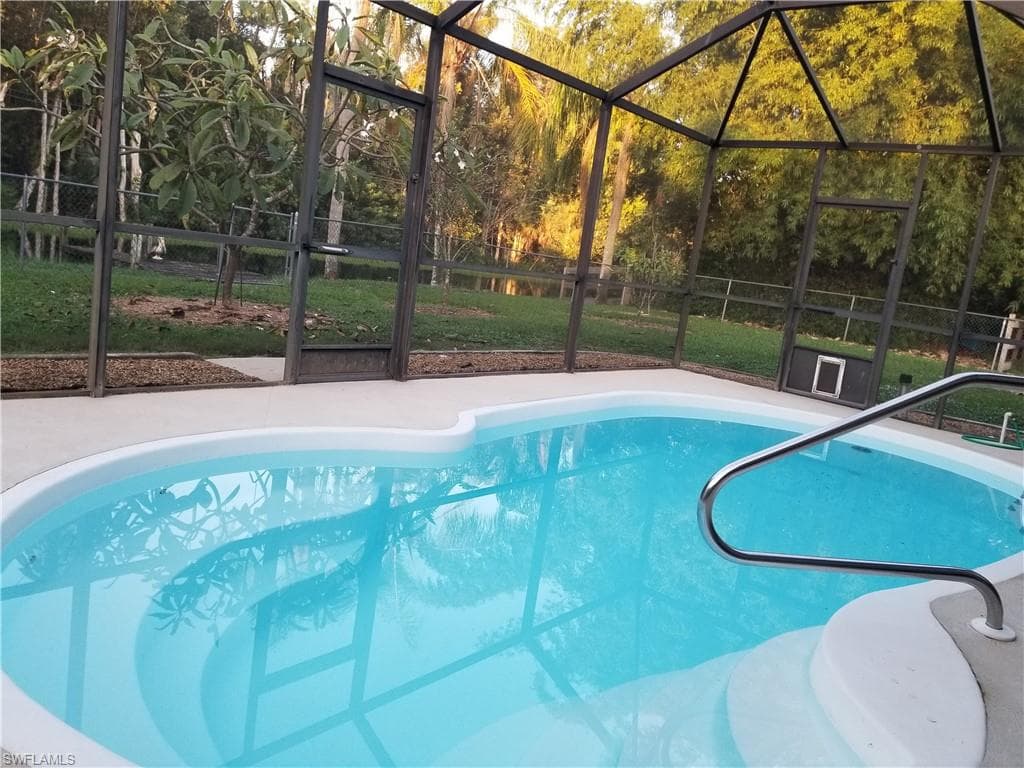 10301 Tarrah LN, BONITA SPRINGS FL 34135-1