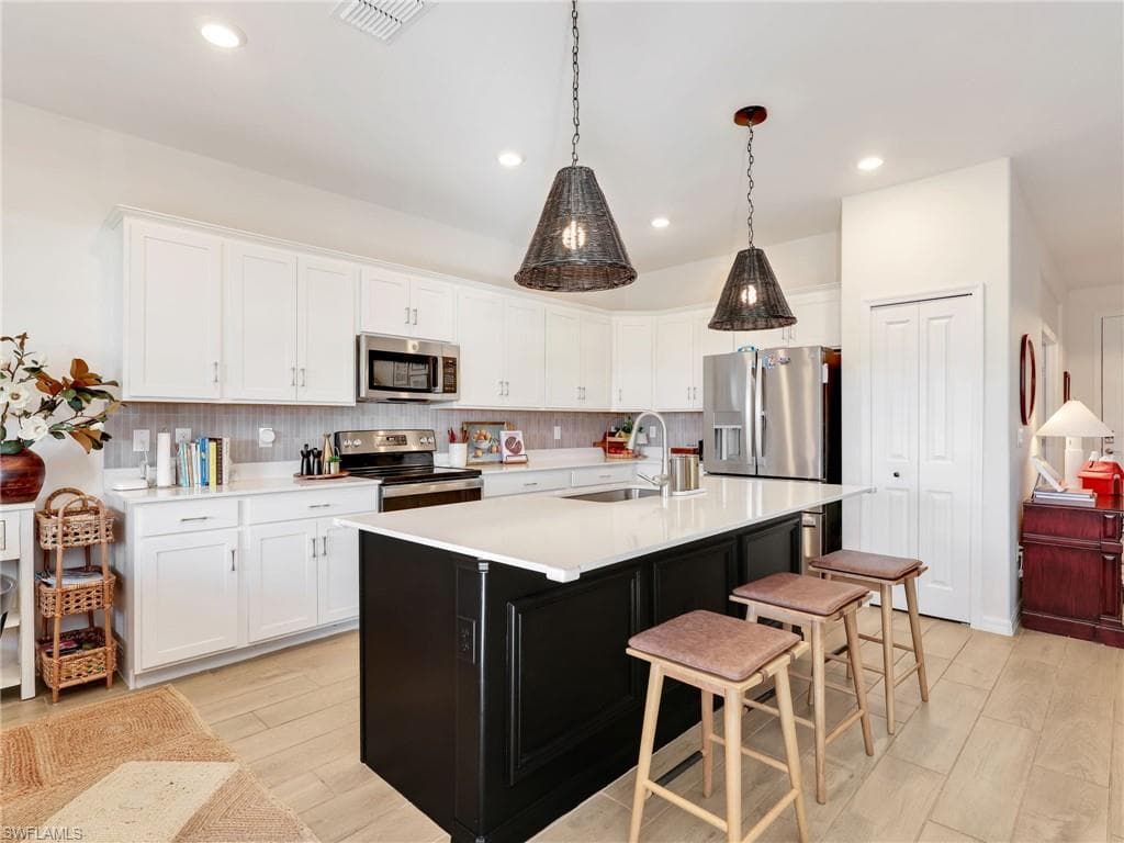 2270 Avocado LN, NAPLES FL 34120-12