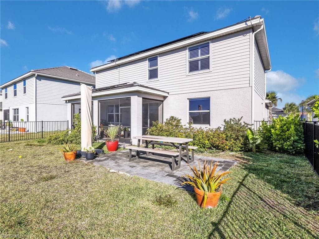 2270 Avocado LN, NAPLES FL 34120-31