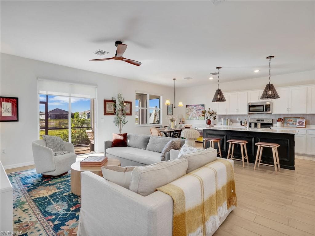 2270 Avocado LN, NAPLES FL 34120-8