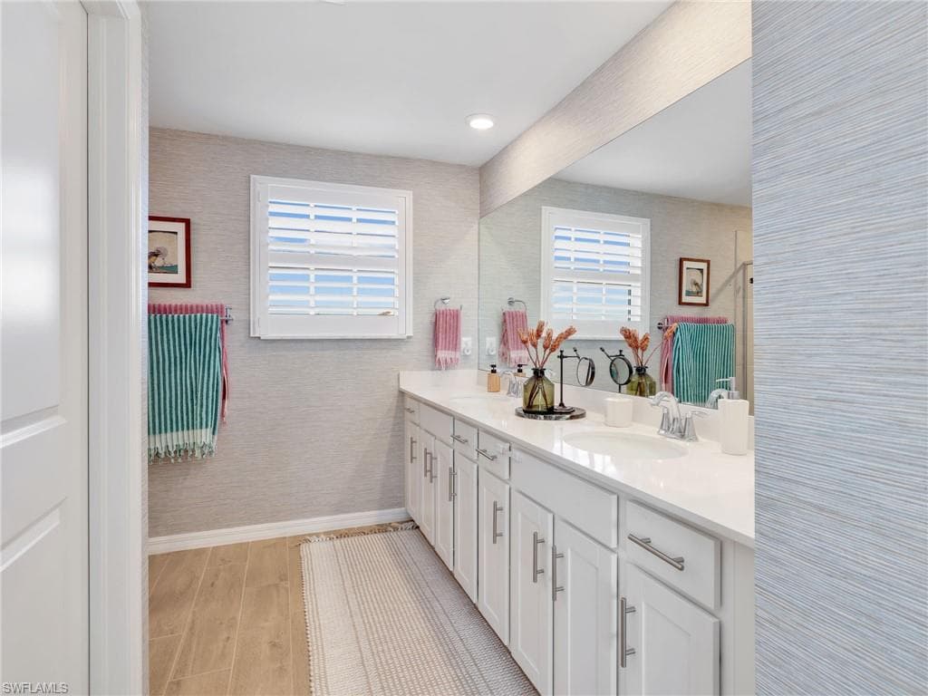 2270 Avocado LN, NAPLES FL 34120-29