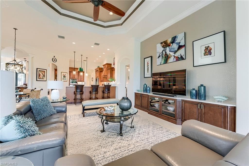 6891 Lakewood Isle DR, FORT MYERS FL 33908-3