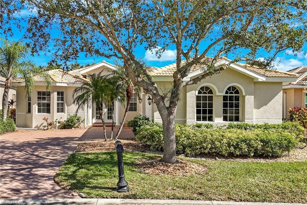 28251 L Burton Fletcher CT, BONITA SPRINGS FL 34135-1
