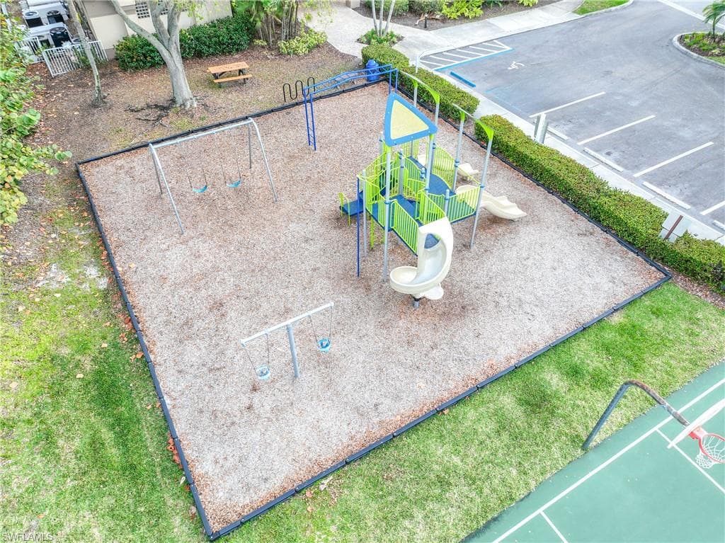7822 Gardner DR # 101, NAPLES FL 34109-24