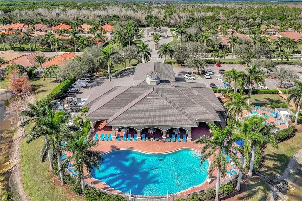 14558 Manchester DR, NAPLES FL 34114-32