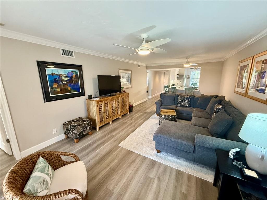 300 Horse Creek DR # 307, NAPLES FL 34110-6