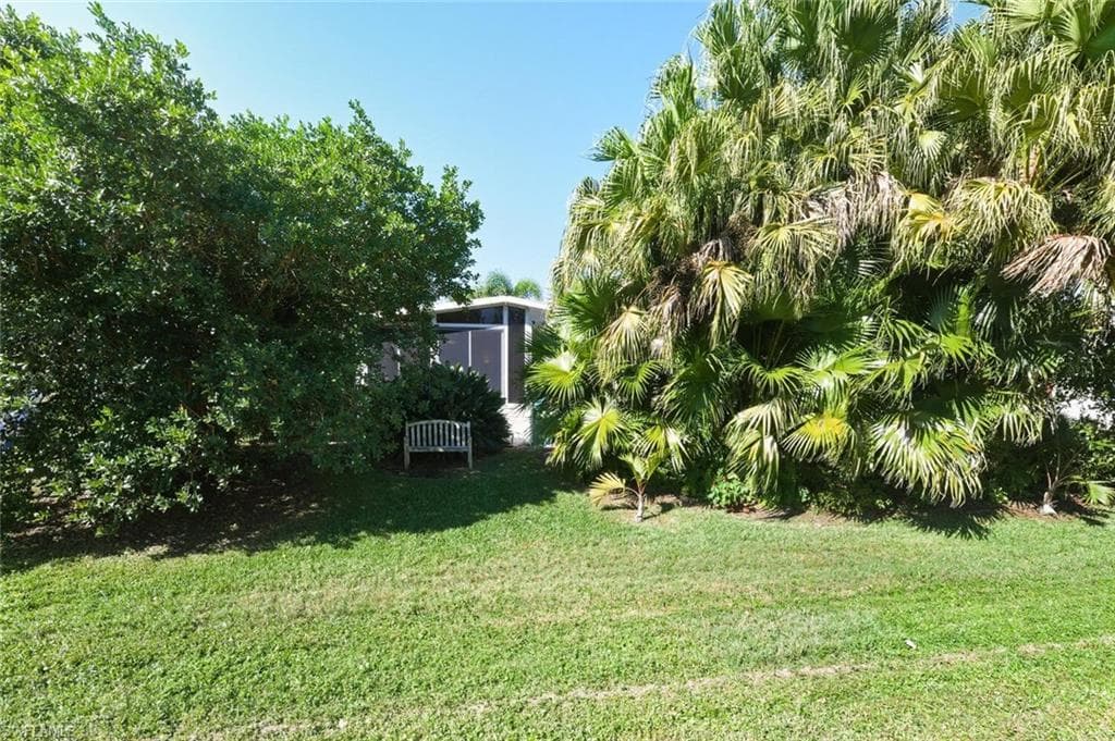 542 Charlemagne BLVD, NAPLES FL 34112-25