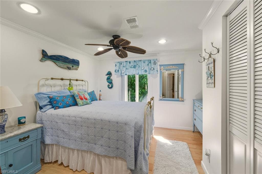 542 Charlemagne BLVD, NAPLES FL 34112-14