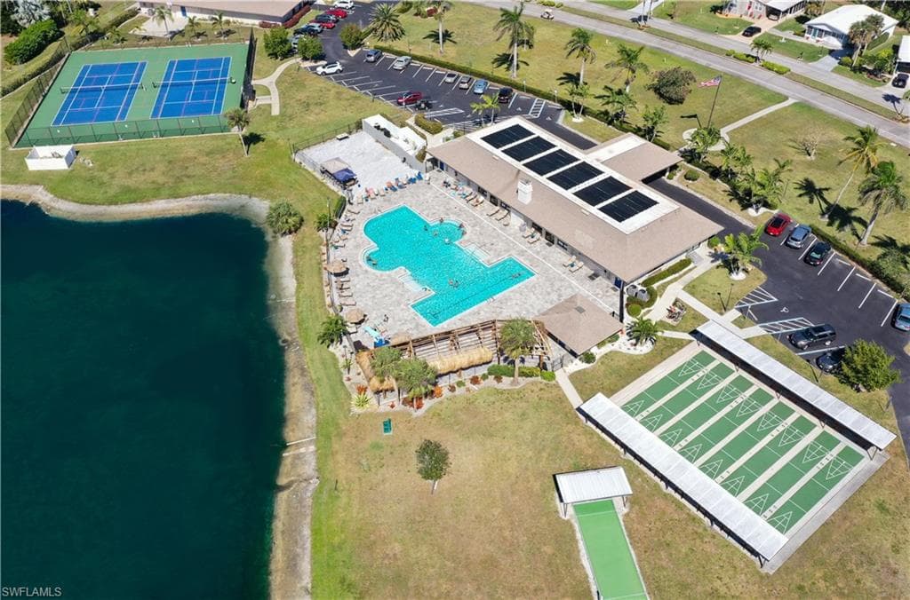 542 Charlemagne BLVD, NAPLES FL 34112-28