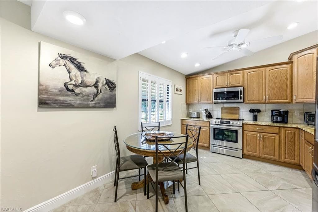 194 Albi RD # 8, NAPLES FL 34112-5