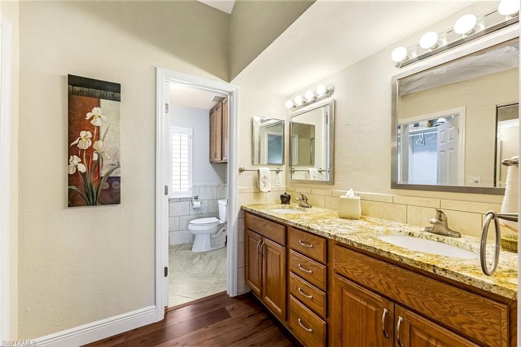 194 Albi RD # 8, NAPLES FL 34112-11