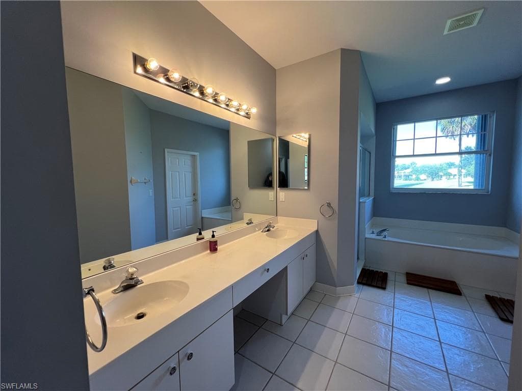 2081 Crestview WAY # A7, NAPLES FL 34119-26