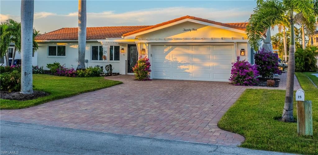 25 Fairview BLVD, FORT MYERS BEACH FL 33931-1