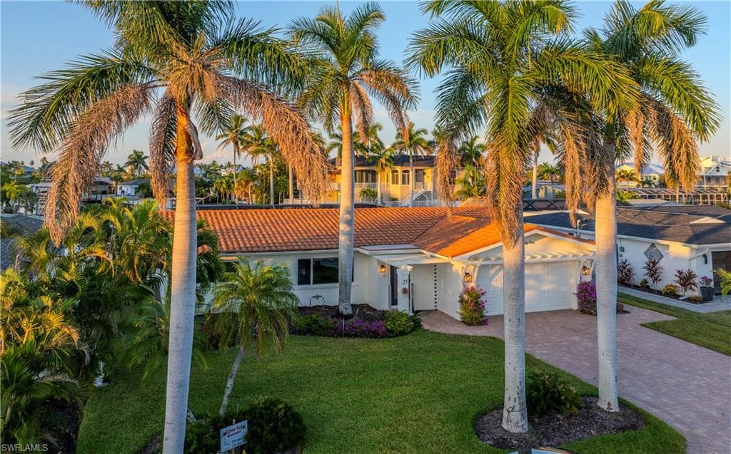 25 Fairview BLVD, FORT MYERS BEACH FL 33931-32